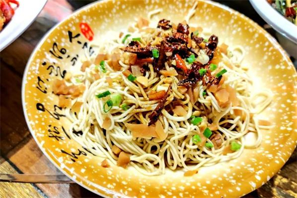 湿面怎么做成凉面,湿面和干面 湿面怎么做成凉面,湿面和干面