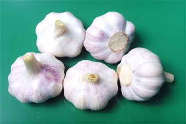 每天吃几瓣大蒜有什么好处,每天吃几瓣大蒜最好?