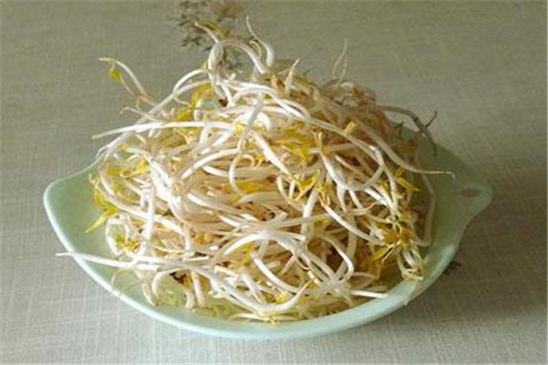 绿豆和绿豆芽是不是发物?,绿豆芽和黄豆芽哪个是发物?