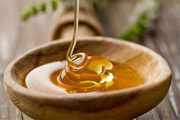 塑料瓶能装蜂蜜吗?,塑料瓶能装蜂蜜吗加厚