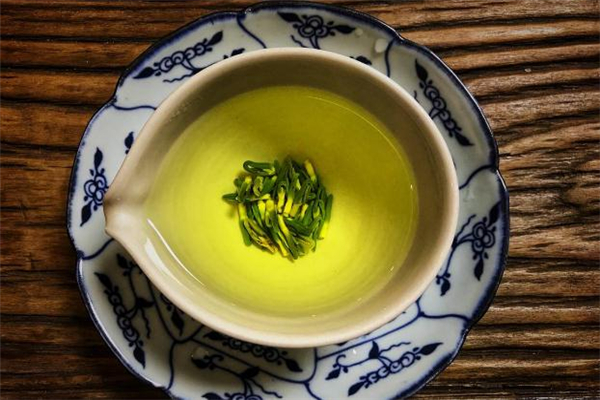 莲子心泡水苦吗,莲子心泡水怎么不苦