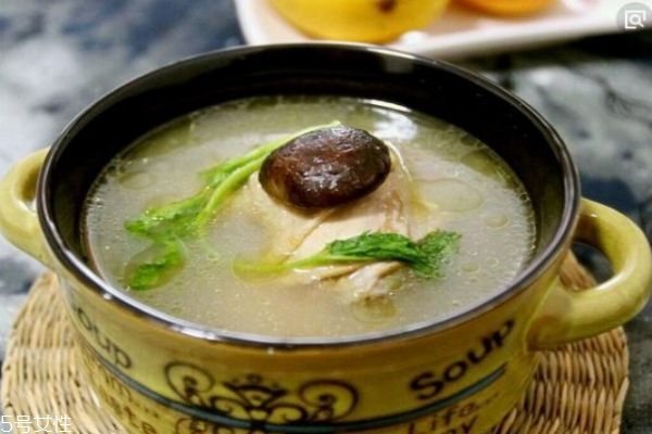 香菇炖鸡汤的家常做法,金针菇做汤的做法大全