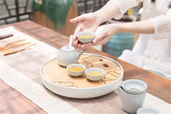 喝茶能减肥不?,减肥的时候可以喝茶吗?什么茶合适