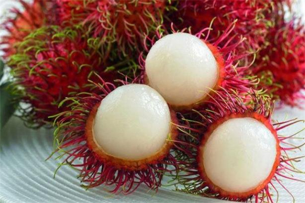 龙眼红了能吃吗,龙眼和红提能一起吃吗