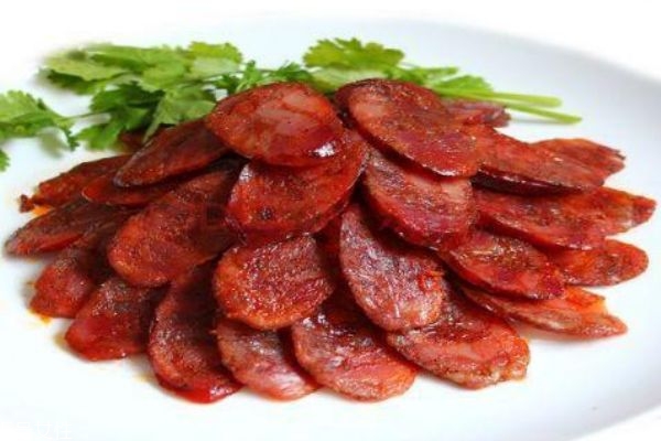 腊肠炒之前要蒸吗,炒腊肠之前腊肠要蒸吗