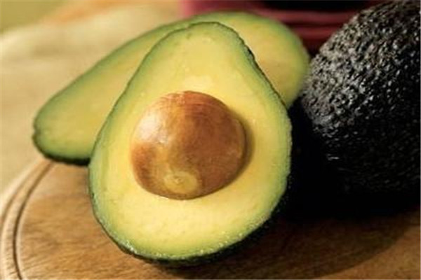 牛油果能不能多吃,什么样的牛油果不能吃了 牛油果能不能多吃,什么样的牛油果不能吃了