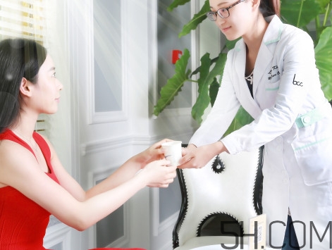 宫外怀孕试纸能试出来吗,宫外孕试纸能测出吗孕初期症状