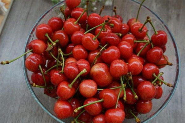 吃了樱桃大便会变黑吗,樱桃吃了会黑便吗