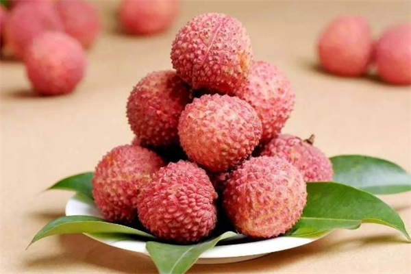 荔枝和葡萄可以一起吃吗?,荔枝不能和什么水果一起吃