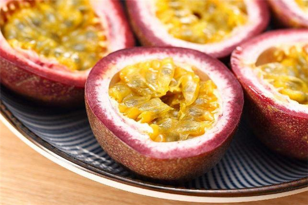 百香果和荔枝可以一起吃吗?,芒果能和百香果一起吃吗