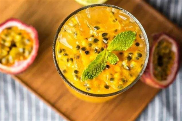 百香果能和山楂一起泡水喝吗,山楂和百香果,苹果可以一起煮吗