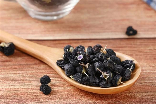 孕妇能喝黑枸杞泡水吗?,孕妇能喝黑枸杞泡水吗孕妇能不能吃黑枸杞