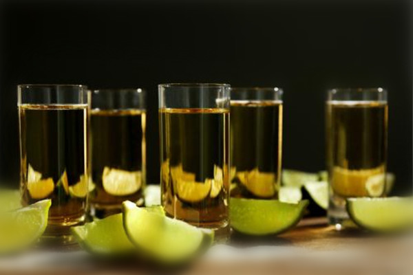 柠檬不能和什么一起食用,柠檬不能和什么一起吃,柠檬和什么相克