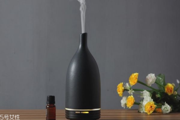 婴儿使用空气加湿器的注意事项(婴儿可以使用空气加湿器吗) 婴儿使用空气加湿器的注意事项(婴儿可以使用空气加湿器吗)