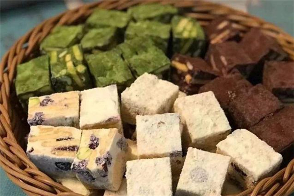 做雪花酥可以用铁锅吗?,铸铁锅可以做雪花酥吗