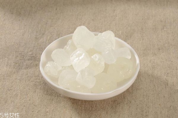 冰糖可以化痰吗,痰比较多,冰糖和什么煮可以治咳嗽