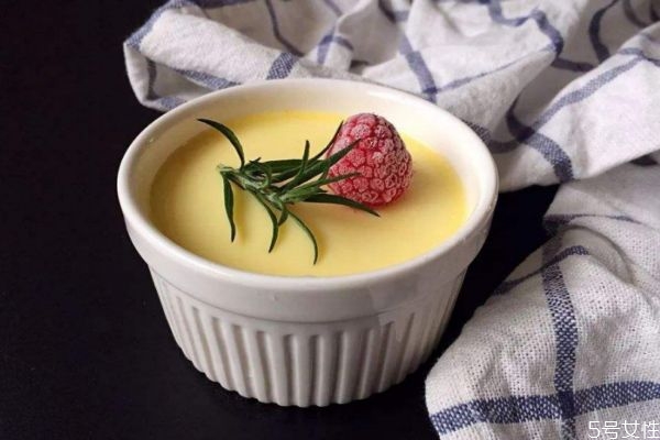 焦糖布丁怎么做简单又好吃,简单的焦糖布丁怎么做