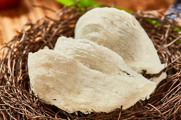 冬天适合吃燕窝吗,燕窝适合冬天吃还是夏天吃