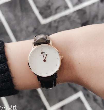 背透手表好还是不透好,手表背透和不背透哪个好 背透手表好还是不透好,手表背透和不背透哪个好