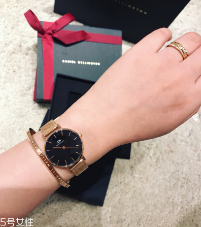 手表型号在哪里看得到,伯爵手表型号在哪里看