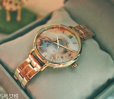 手表放久了怎么不走了,电子手表放久了怎么不走了