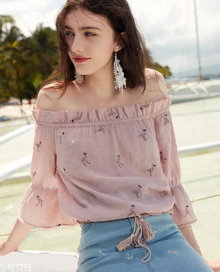 一字领衣服,一字领毛衣