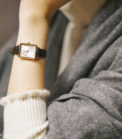 手表为什么会掉色,手表掉色了怎么办