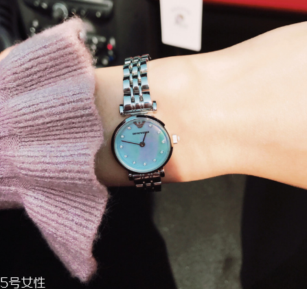 手表起雾怎么办简单方法去雾,手表有雾气怎么回事 手表起雾怎么办简单方法去雾,手表有雾气怎么回事