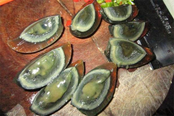 皮蛋是怎么做成的,皮蛋要不要煮熟再吃