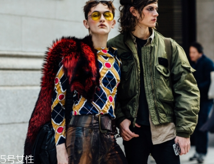 太阳镜片掉了怎么修复,太阳眼镜镜片刮花了怎么修复