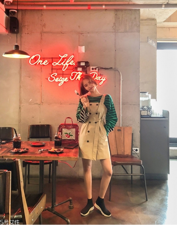 t恤搭配什么裙子好看,t恤搭配什么裙子