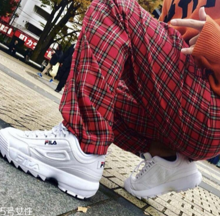 斐乐掠夺者男鞋,斐乐破坏者是女鞋还是男鞋