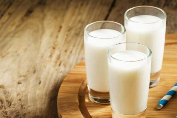 过期的牛奶有哪些用途,过期牛奶的用途 过期牛奶的11个妙用