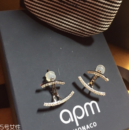 耳钉生锈怎么办,如何去除耳钉上的锈 耳钉生锈怎么办,如何去除耳钉上的锈