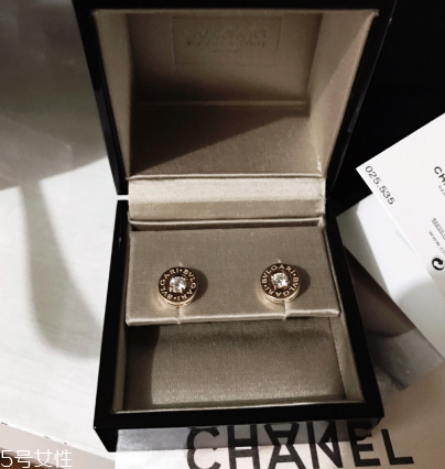 耳钉银针黑了怎么办,耳钉的银针变黑了怎么办