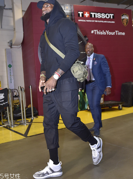 詹姆斯篮球鞋 战靴,耐克篮球鞋詹姆斯系列