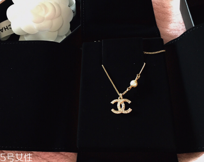 香奈儿双c项链多少钱,香奈儿双C项链什么材质
