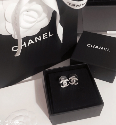 香奈儿经典双c耳钉,香奈儿经典款双c耳环怎么样