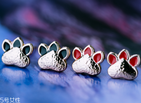 刚打的耳洞耳钉戴不进去怎么办,耳洞发炎耳钉戴不进去怎么办