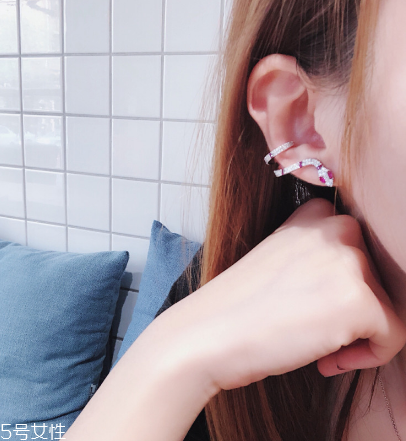 纯银耳钉怎么挑选,纯银耳钉推荐