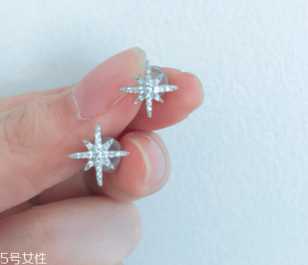 耳钉扎耳朵后面怎么办,耳钉直接扎进去