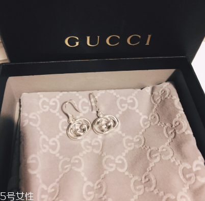 戴耳环的禁忌,耳环佩戴注意事项