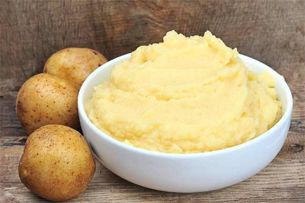 土豆泥可以加牛奶吗,土豆泥可以加奶粉吗