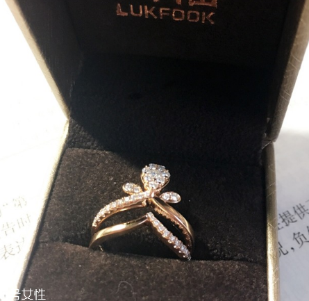 如何判断戒指是否过紧,怎么看戒指松紧是否合适