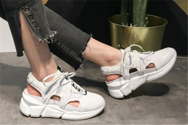 镂空女鞋单鞋,鞋底镂空的鞋子