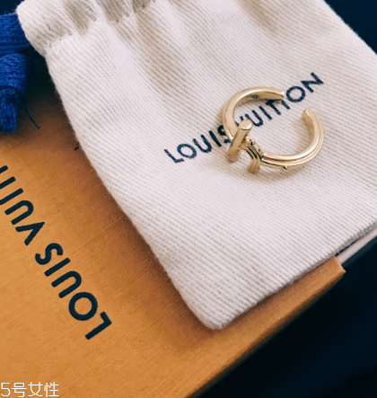 戒指缠绕红线方法,戒指缠红线的方法,超实用! 戒指缠绕红线方法,戒指缠红线的方法,超实用!