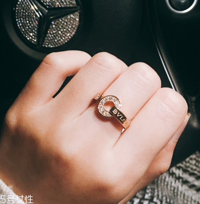 手表戒指戴法和意义,手表和手饰的戴法 手表戒指戴法和意义,手表和手饰的戴法