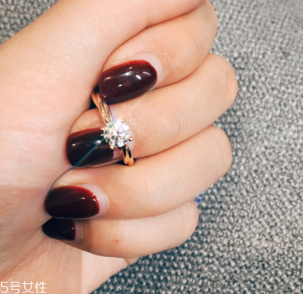 女性戒指戴中指的意义,戒指戴中指的意义 女性戒指戴中指的意义,戒指戴中指的意义