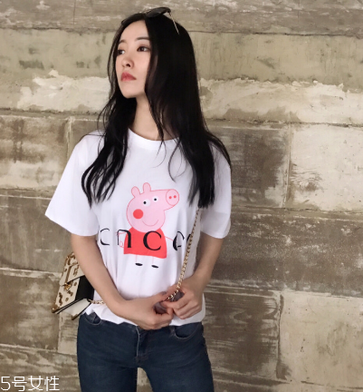 gucci小猪佩奇t恤,gucci小猪外套 gucci小猪佩奇t恤,gucci小猪外套