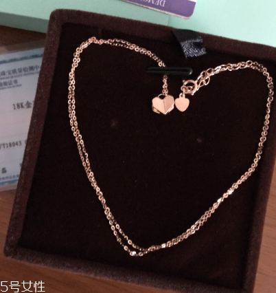 金项链的m扣容易断么,项链m扣断了怎么维修